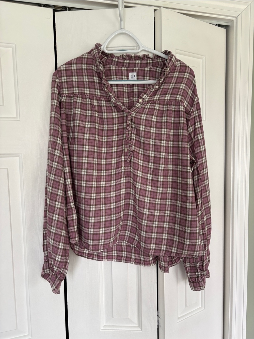 GAP Mauve Plaid Ruffle Henley Blouse Large